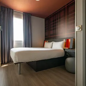 Easyhotel Paris Charles De Gaulle Villepinte فندق